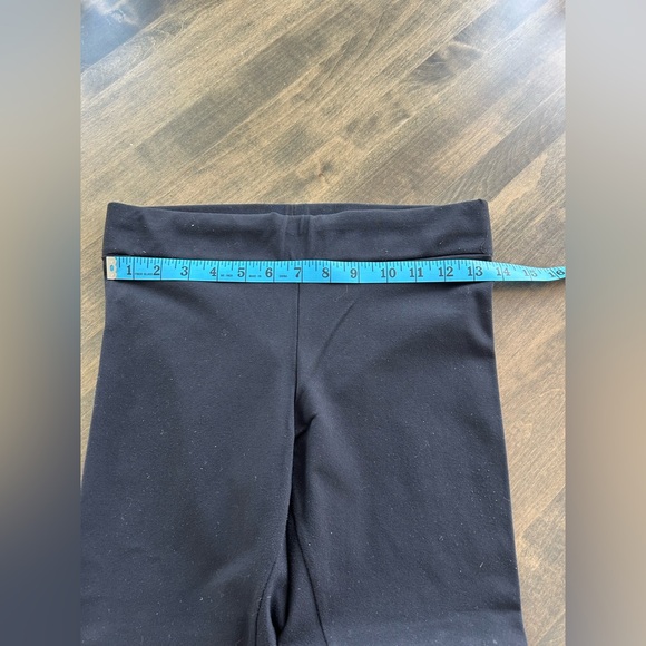 Willow & Clay Black Leggings Sleek Form-Fitting Design - Picture 3 of 8